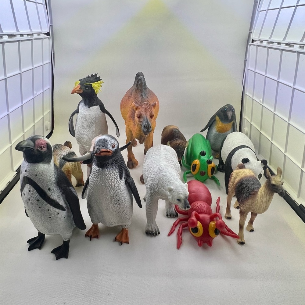 EUC 13 large heavy weight mixed animal collection.